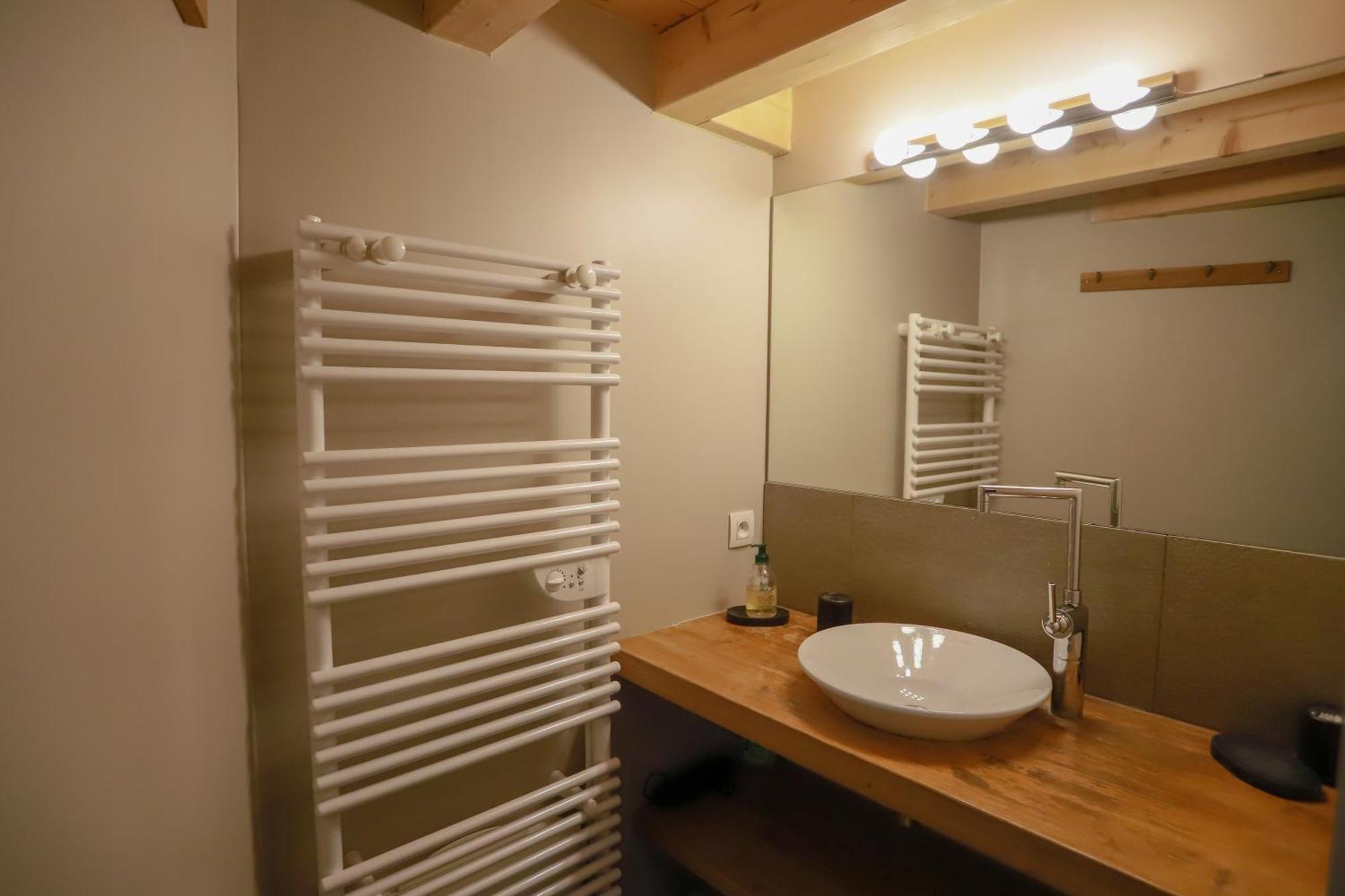 アヌシー Nid Douillet Bed & Breakfast エクステリア 写真