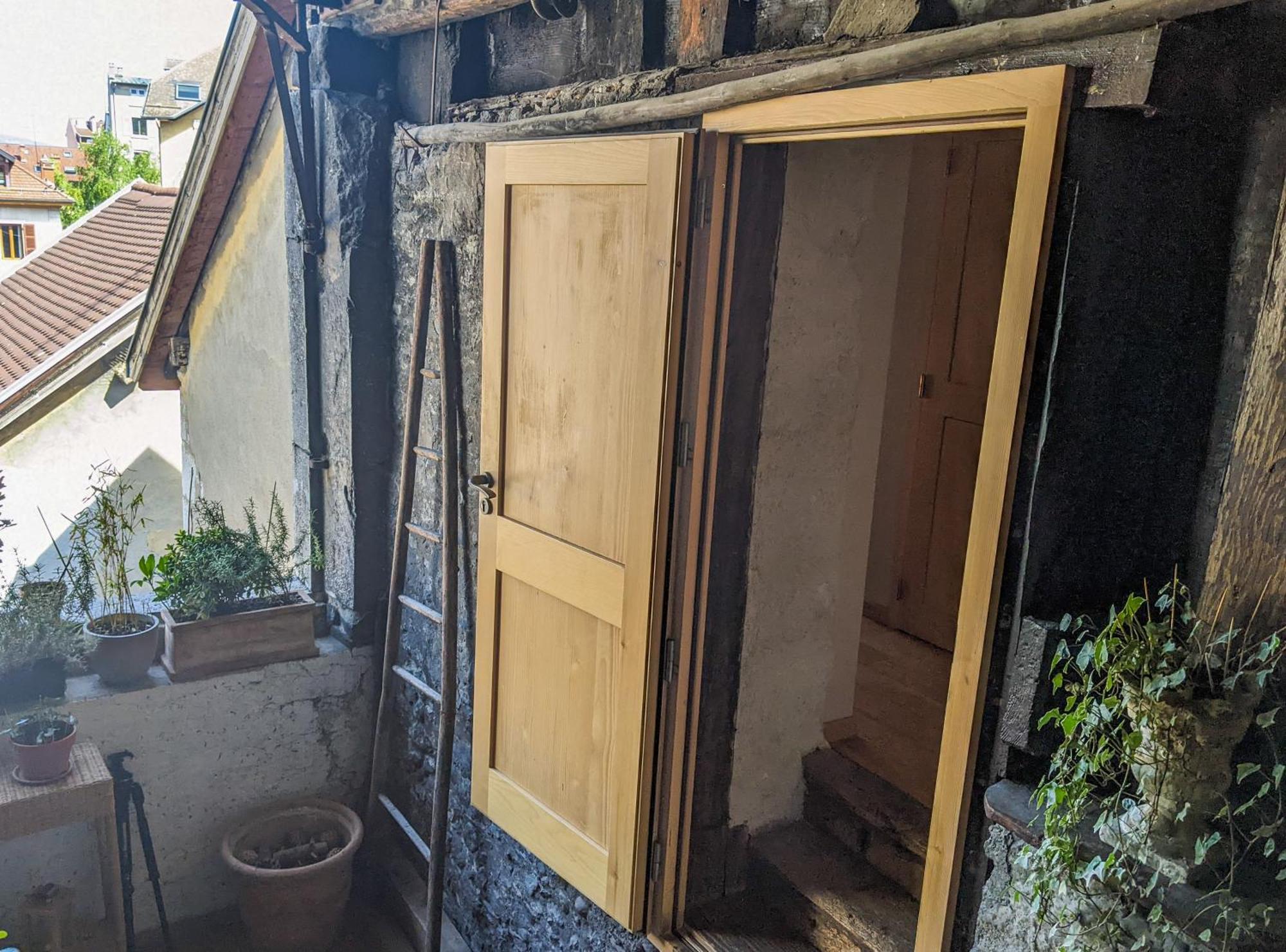 アヌシー Nid Douillet Bed & Breakfast エクステリア 写真